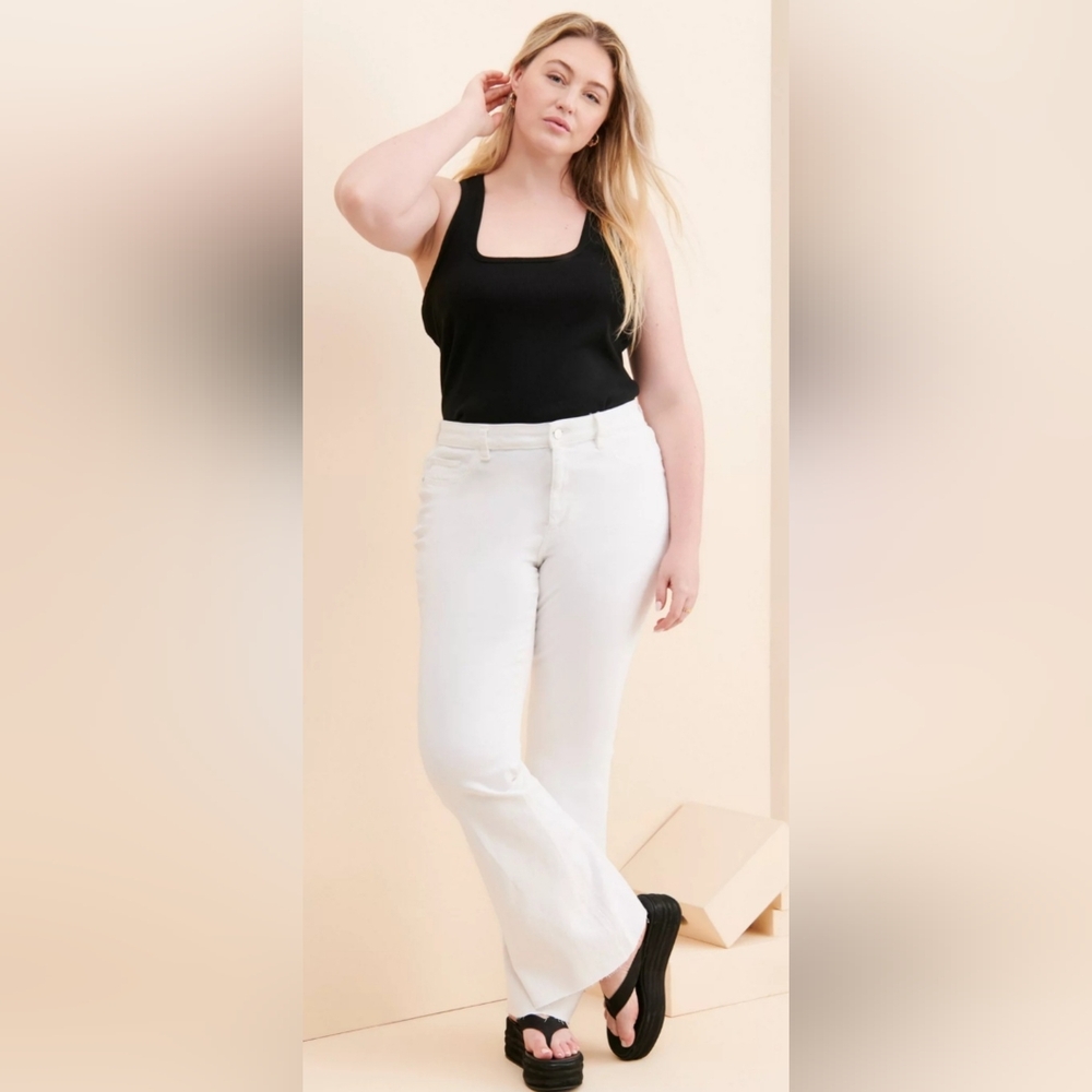 NWT DL1961 White Straight Leg Jeans, Size 18Q (But Fit Like A 16W)